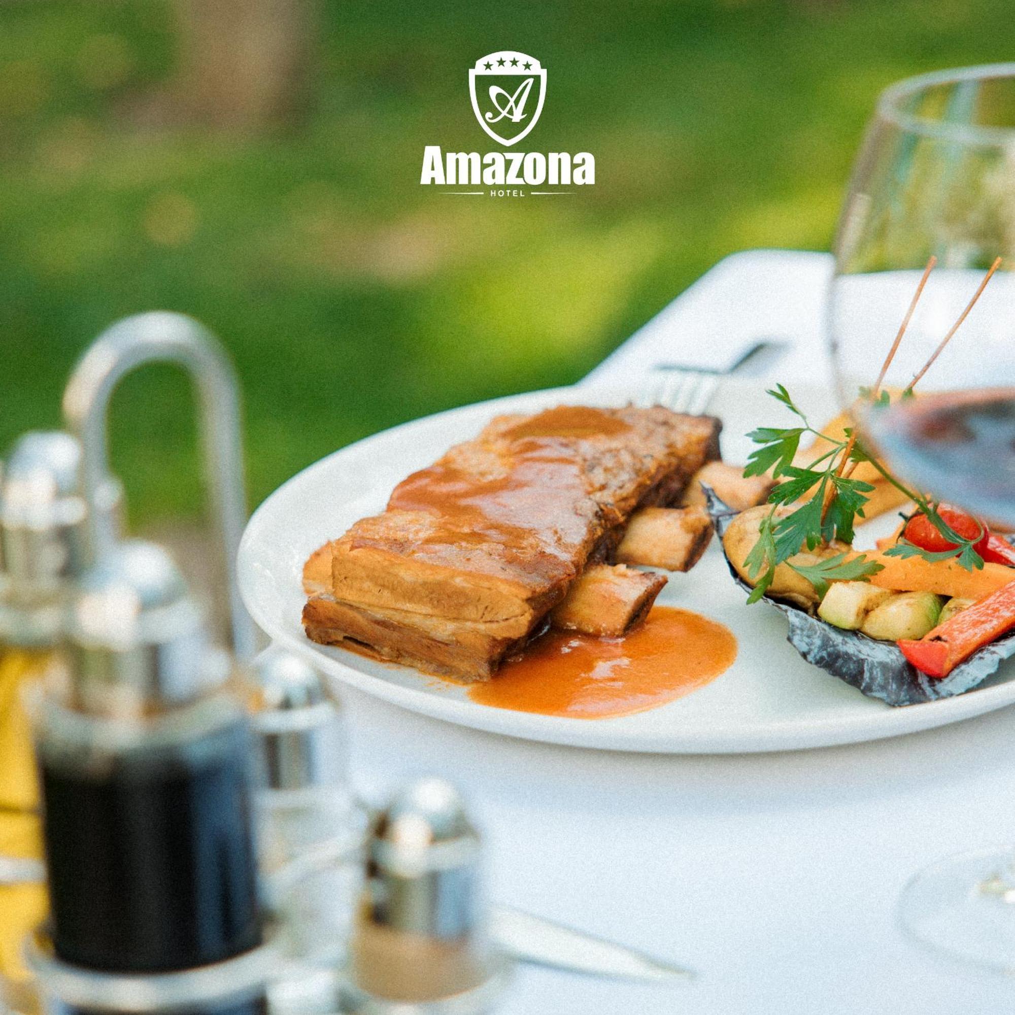 Amazona Hotel Pristina Buitenkant foto