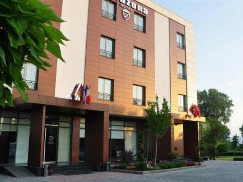 Amazona Hotel Pristina Buitenkant foto