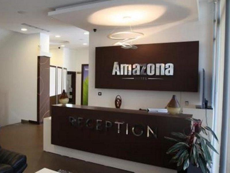 Amazona Hotel Pristina Buitenkant foto