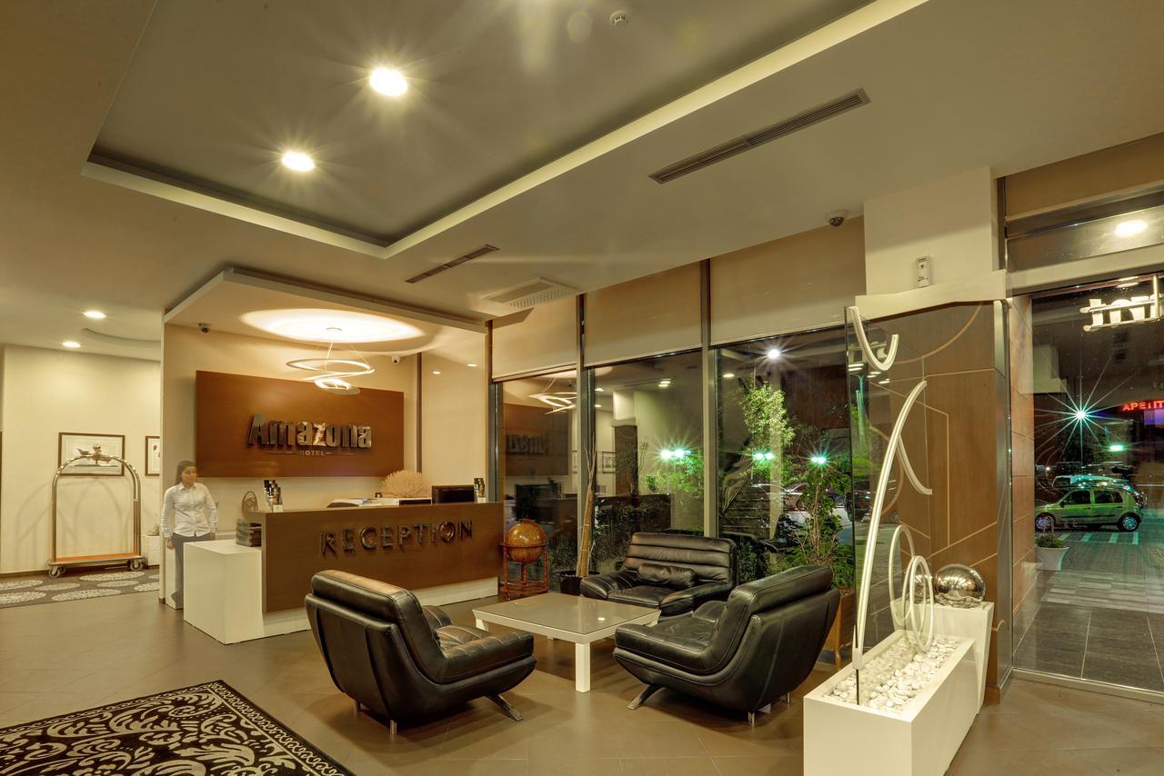 Amazona Hotel Pristina Buitenkant foto